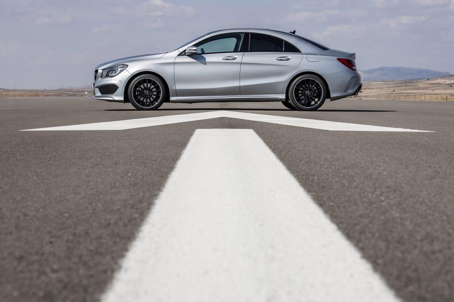  Mercedes-Benz CLA250 2014 года  (US) (фото 22 из 28)
